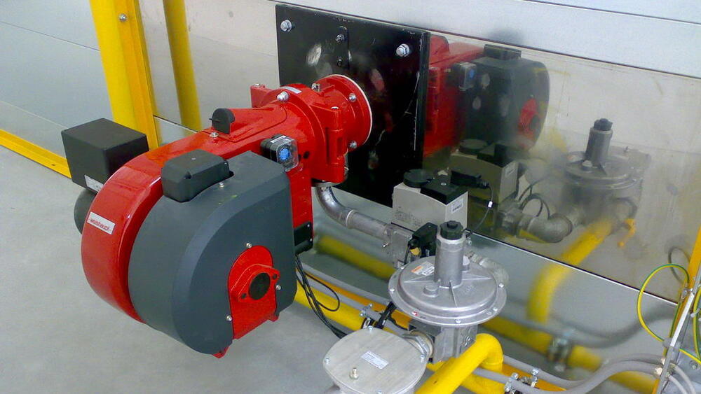 Photo of a gas burner for a curing oven with an independent heat exchanger